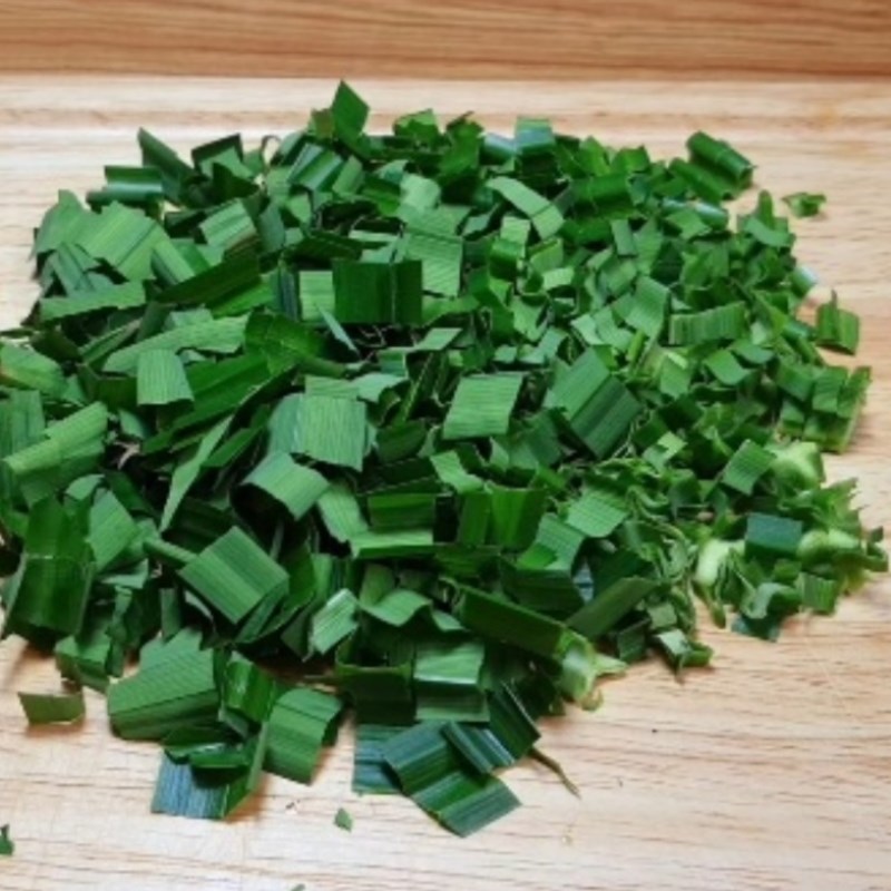 Bước 2 Sơ chế và lọc nước cốt lá dứa Rau câu lá dứa nước cốt dừa