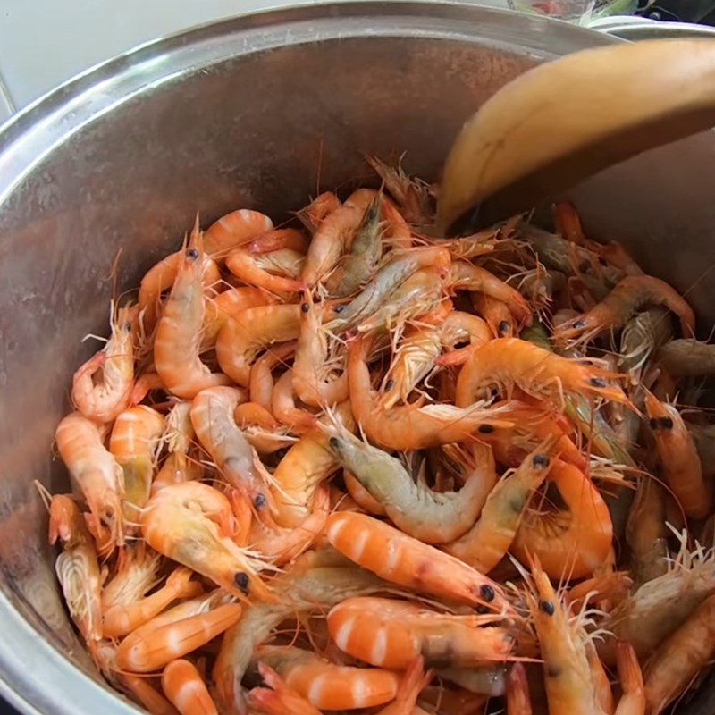 Bước 1 Sơ chế và nấu tôm Tôm khô một nắng