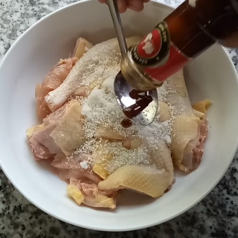 Bước 1 Sơ chế và ướp gà Bánh canh bột xắt thịt gà
