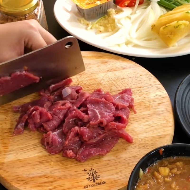 Bước 3 Sơ chế và ướp thịt bò Bò nhúng me