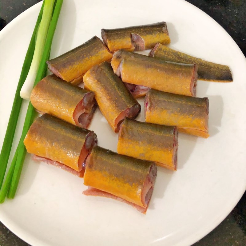 Bước 1 Sơ chế và ướp thịt lươn Cơm lươn Nhật Bản sốt teriyaki (Công thức được chia sẻ từ người dùng)