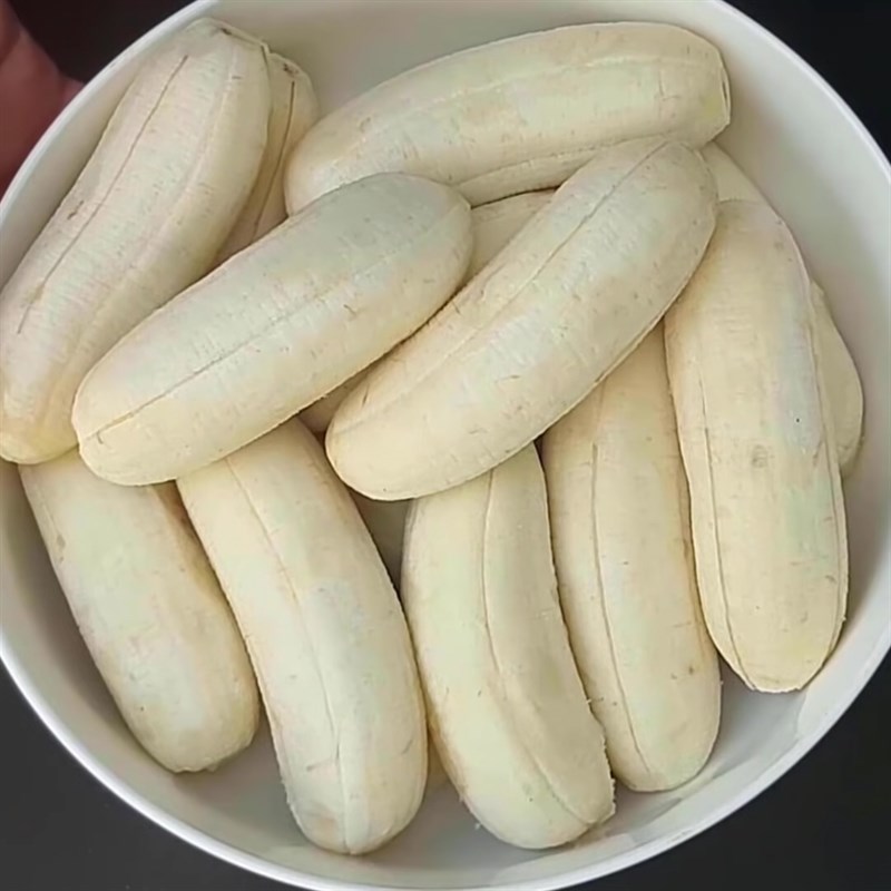 Bước 1 Sơ chế và xay nhuyễn chuối Kem chuối bịch với sữa đặc