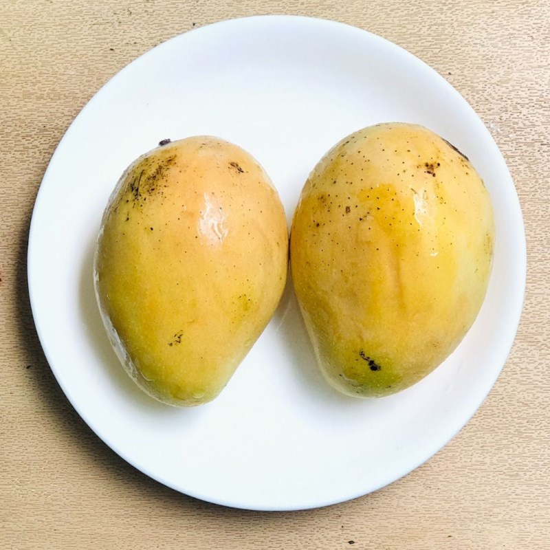 Bước 1 Sơ chế xoài Sinh tố xoài
