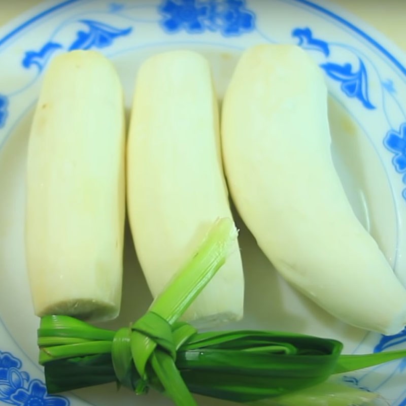 Bước 1 Sơ chế nguyên liệu Chè khoai mì nước cốt dừa