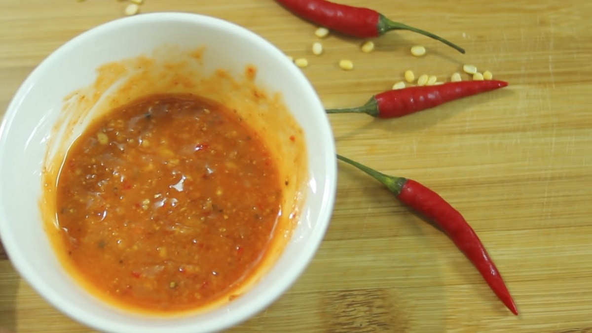 Sốt tiêu đen chao