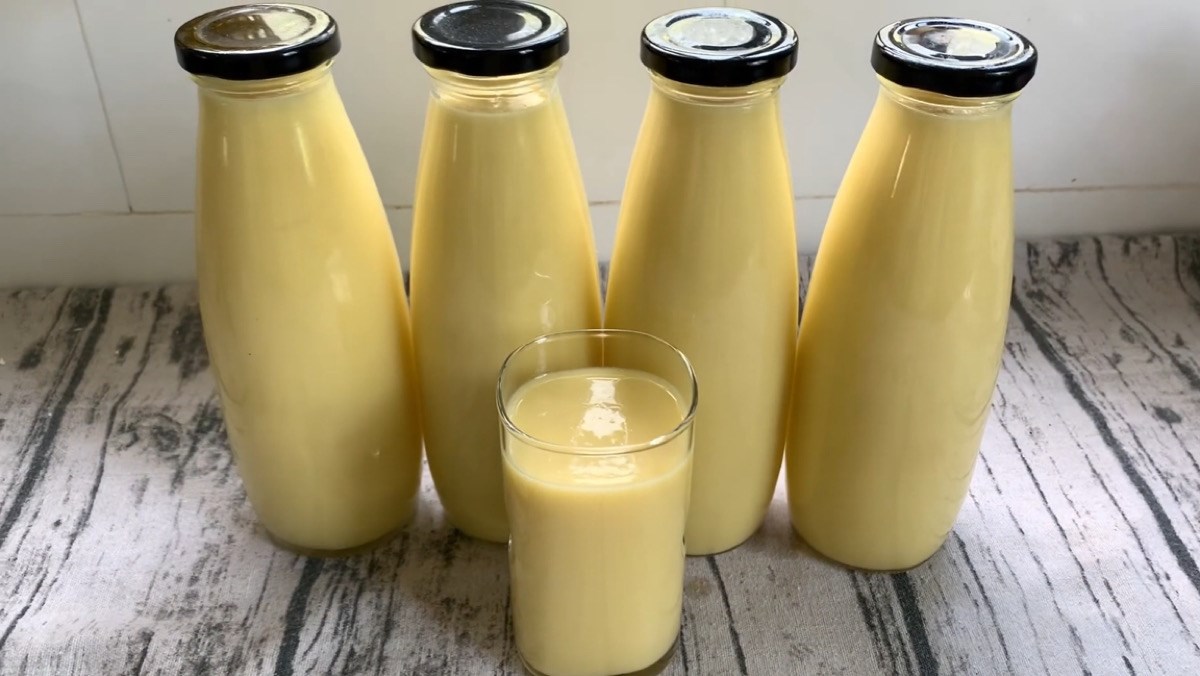 Sữa ngô luộc bằng máy ép chậm