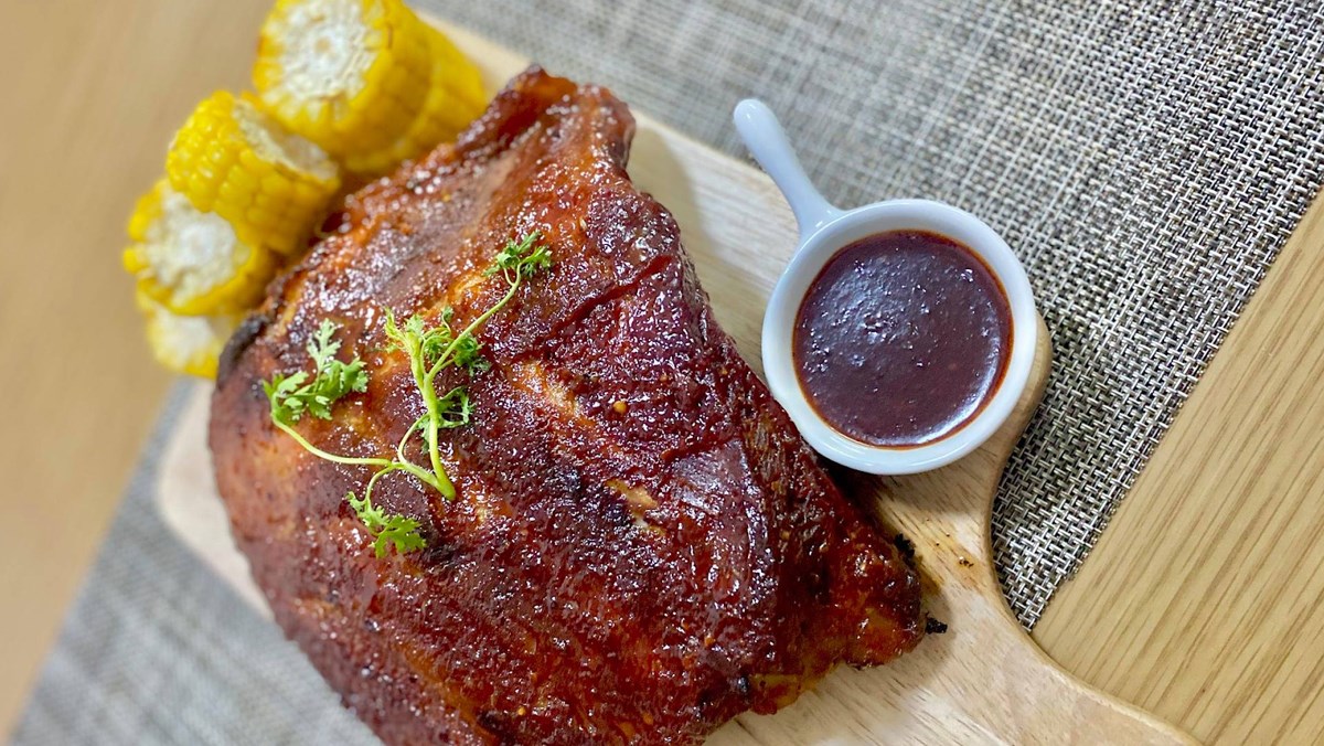 Sườn nướng tảng sốt BBQ