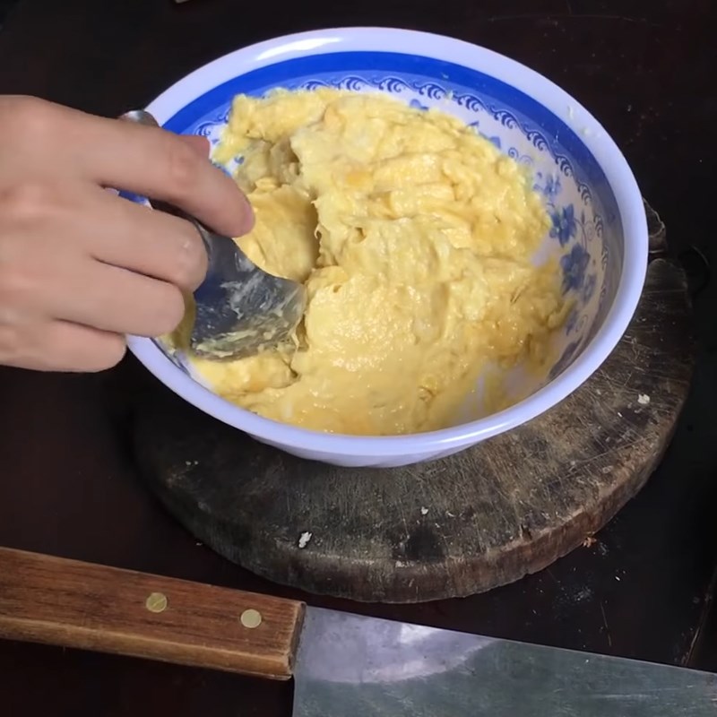 Bước 2 Tách thịt sầu riêng Gà nướng sầu riêng