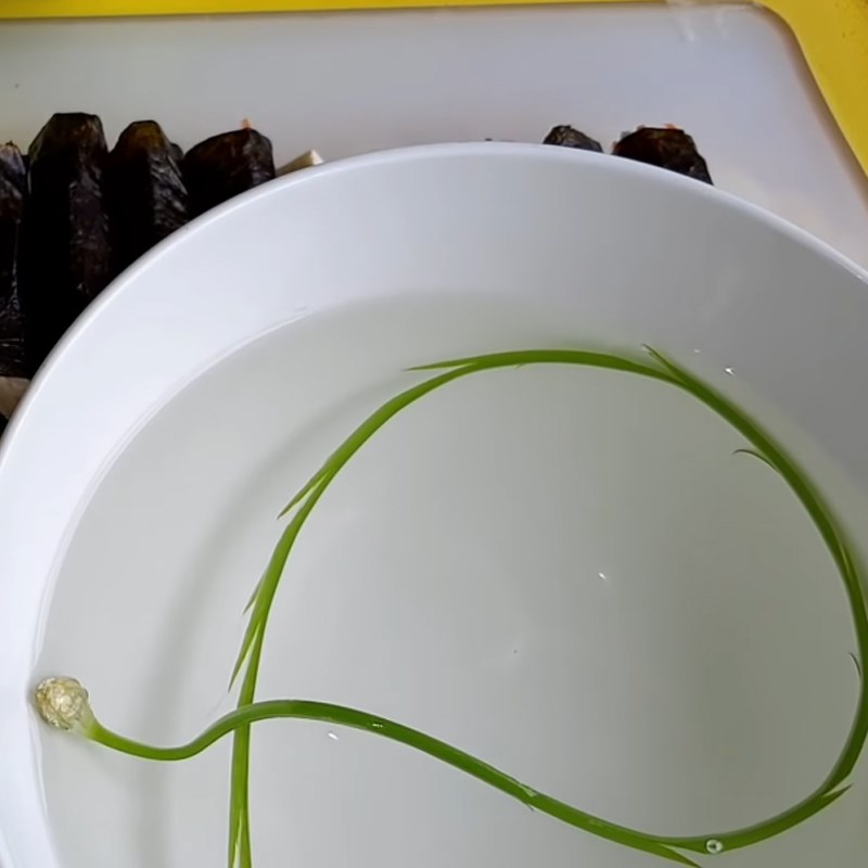 Bước 3 Tạo hình Đậu hũ chiên xù rong biển