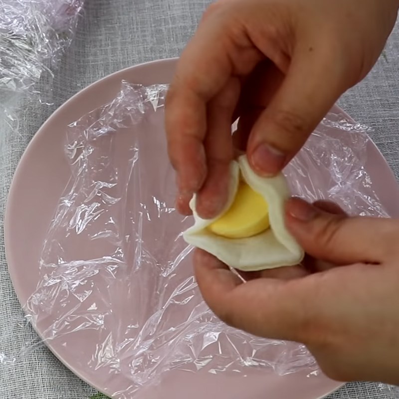 Bước 6 Tạo hình bánh Bánh mochi kem xoài