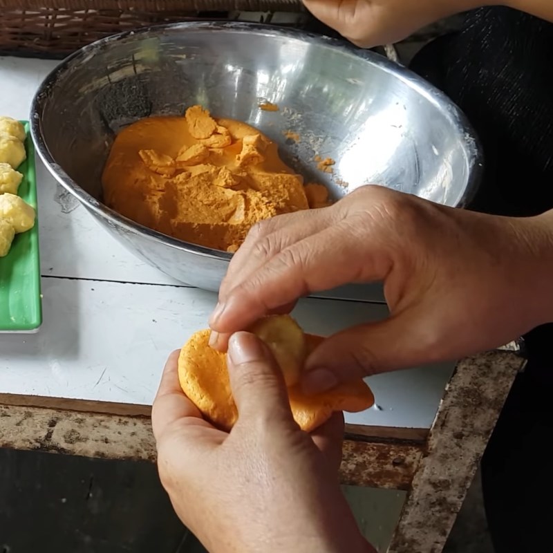Bước 7 Tạo hình chè Chè trôi nước gấc nhân sầu riêng
