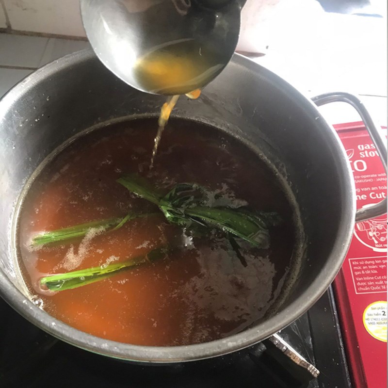 Bước 3 Thắng nước đường Chè bánh lọt nước cốt dừa