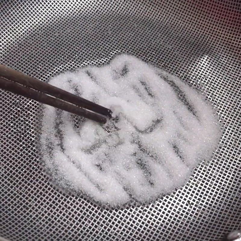 Bước 3 Thắng nước màu Cá chép kho khế