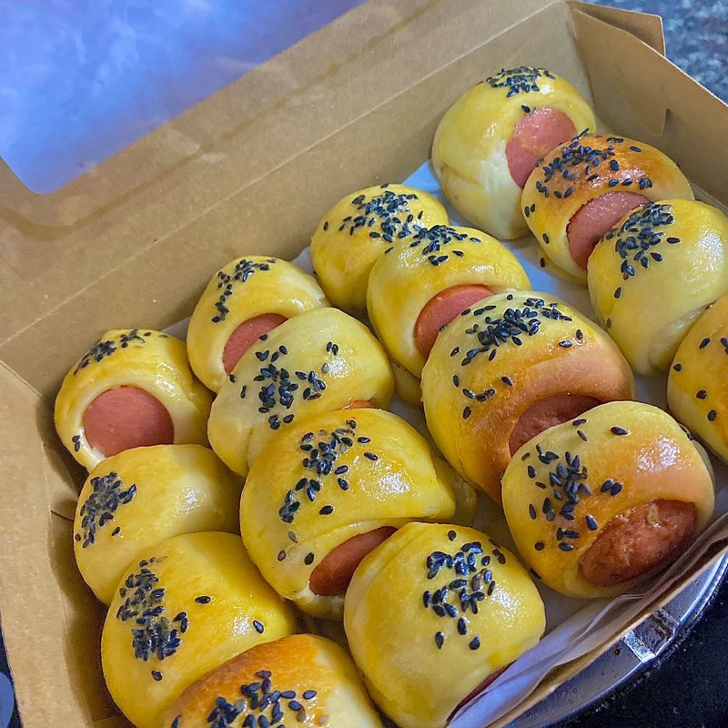 Bước 5 Thành phẩm Bánh mì cuộn xúc xích mini