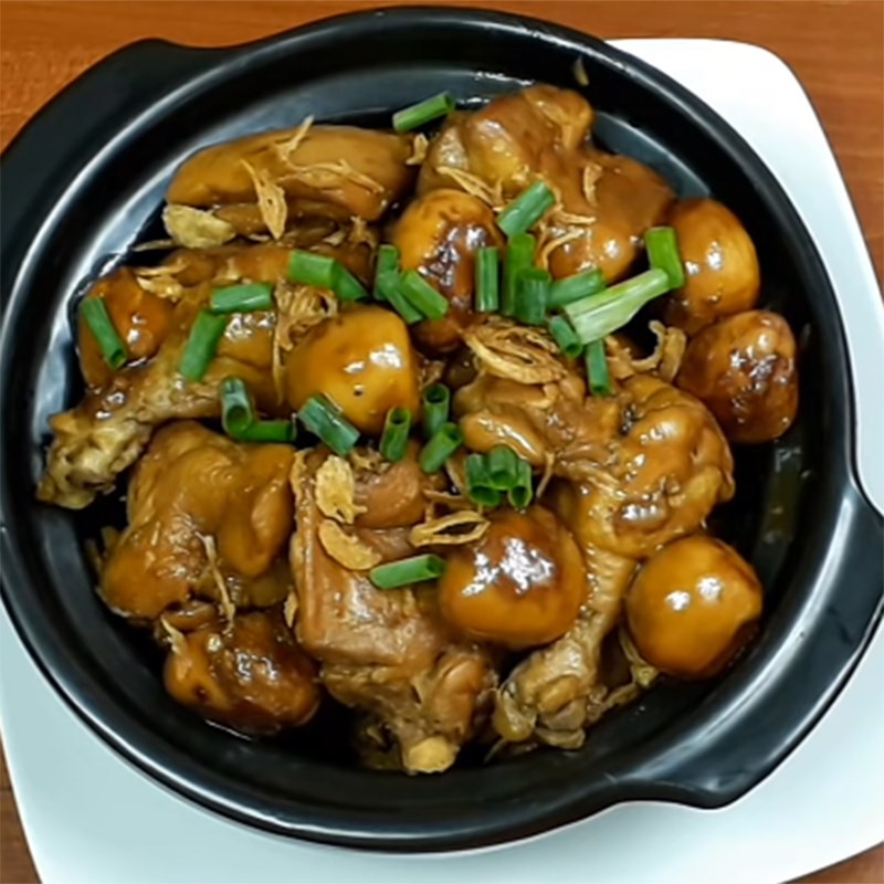 Bước 6 Thành phẩm Gà kho trứng cút