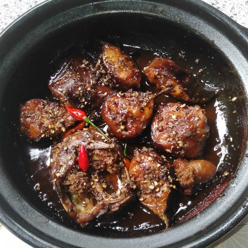 Bước 3 Thành phẩm Cá trê kho tiêu