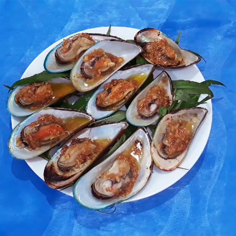 Bước 4 Thành phẩm Vẹm xanh nướng bơ tỏi