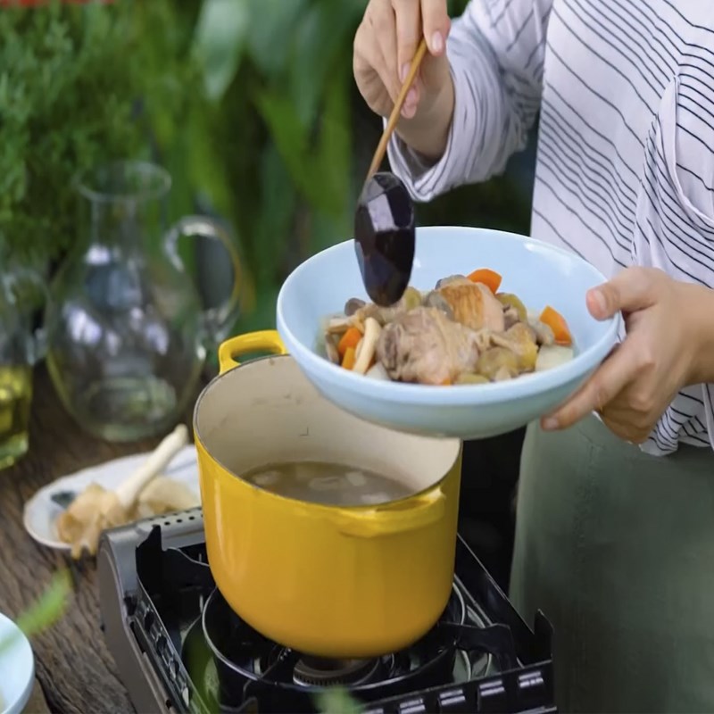 Bước 4 Thành phẩm Gà nấu nho