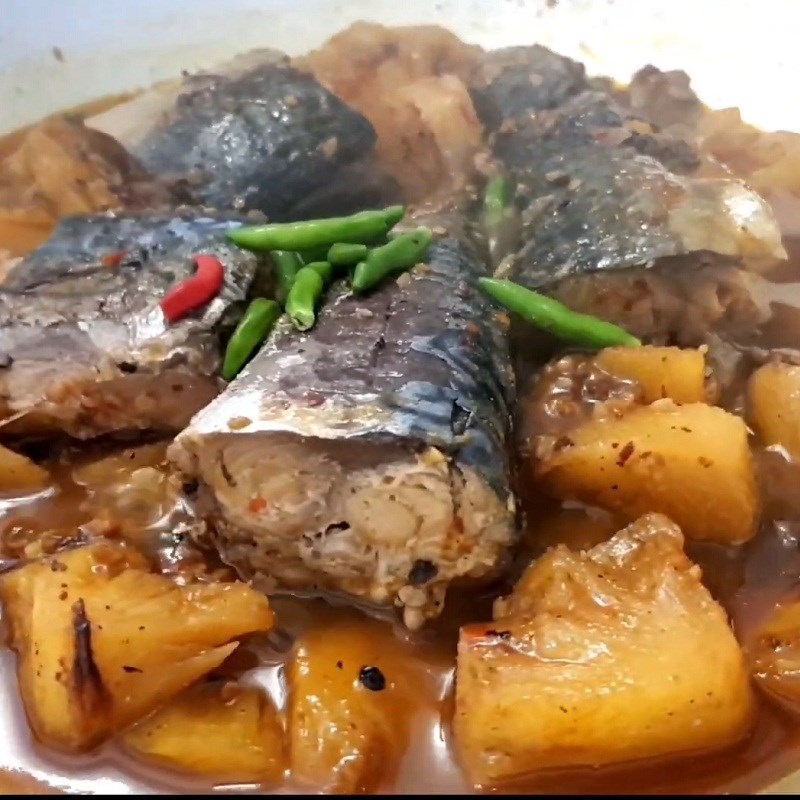 Bước 5 Thành phẩm Cá thu Nhật kho thơm (dứa)