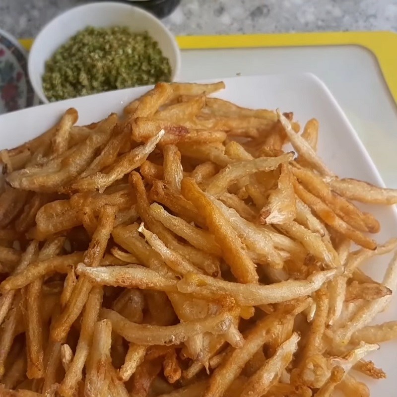Bước 4 Chiên cá cơm Cá cơm xào sả ớt chay
