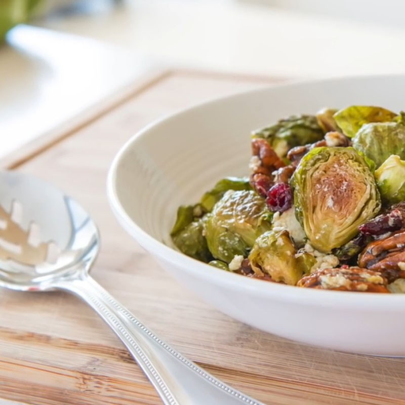 Bước 5 Thành phẩm Salad bắp cải tí hon hạt hồ đào