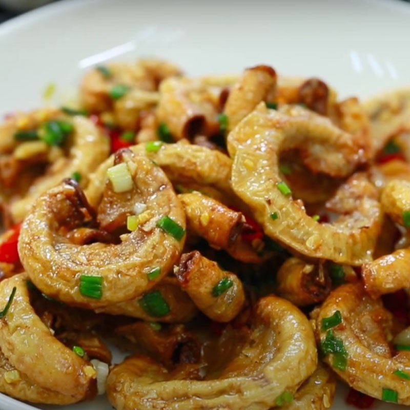 Bước 3 Thành phẩm Lòng heo chiên nước mắm