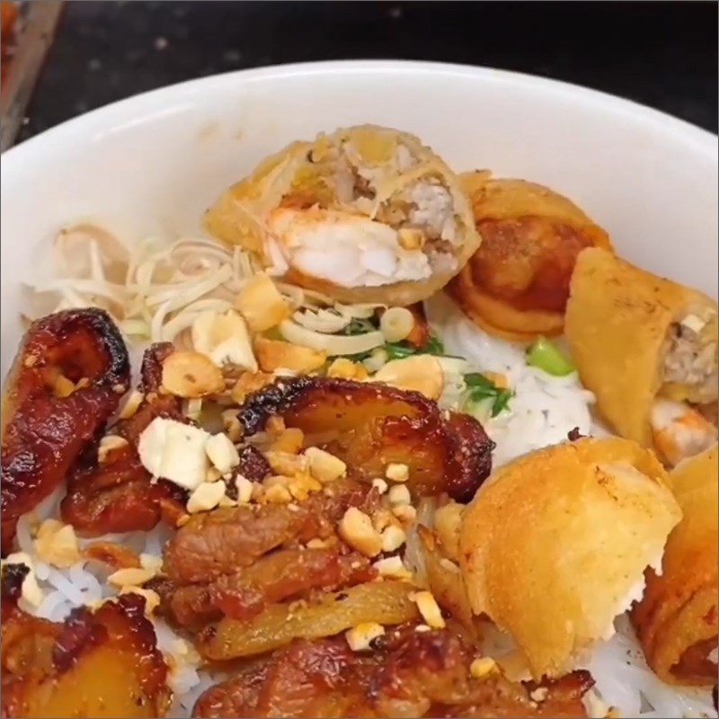 Bước 7 Thành phẩm Bún thịt nướng chả giò