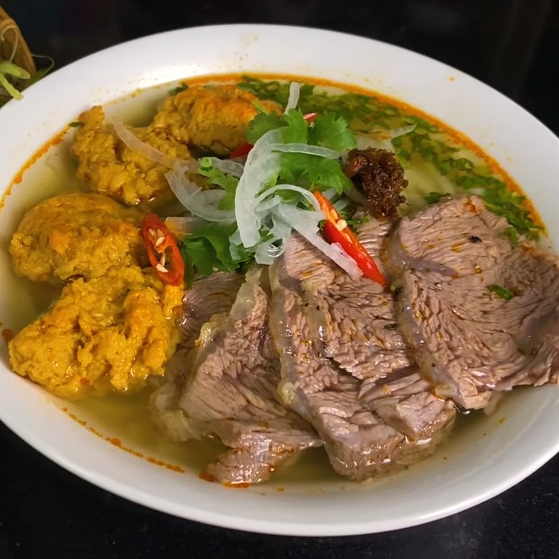 Bước 7 Thành phẩm Bún bò chả cua