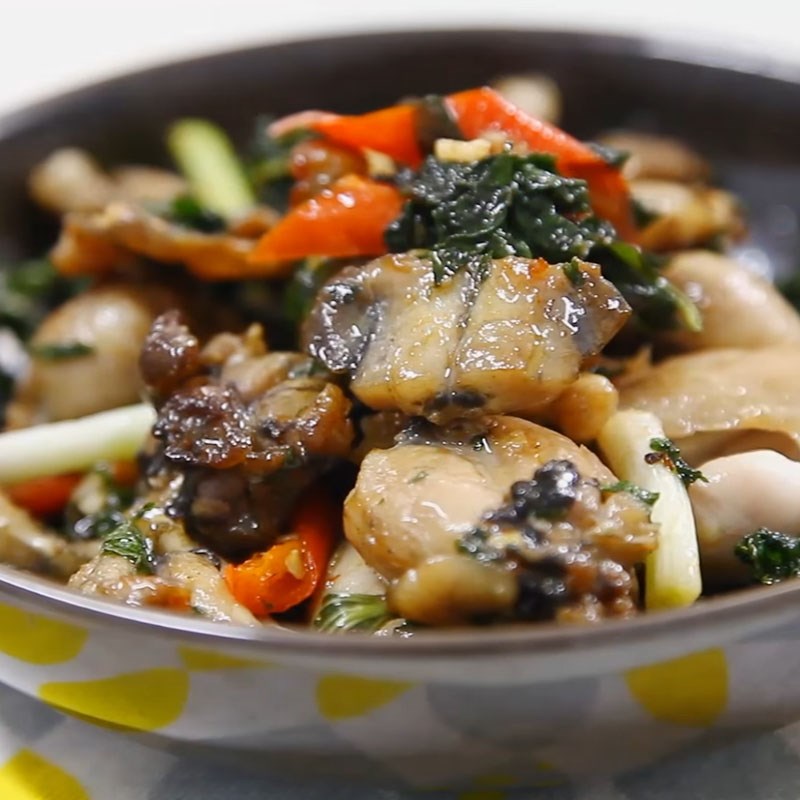 Bước 4 Thành phẩm Ếch xào lá lốt