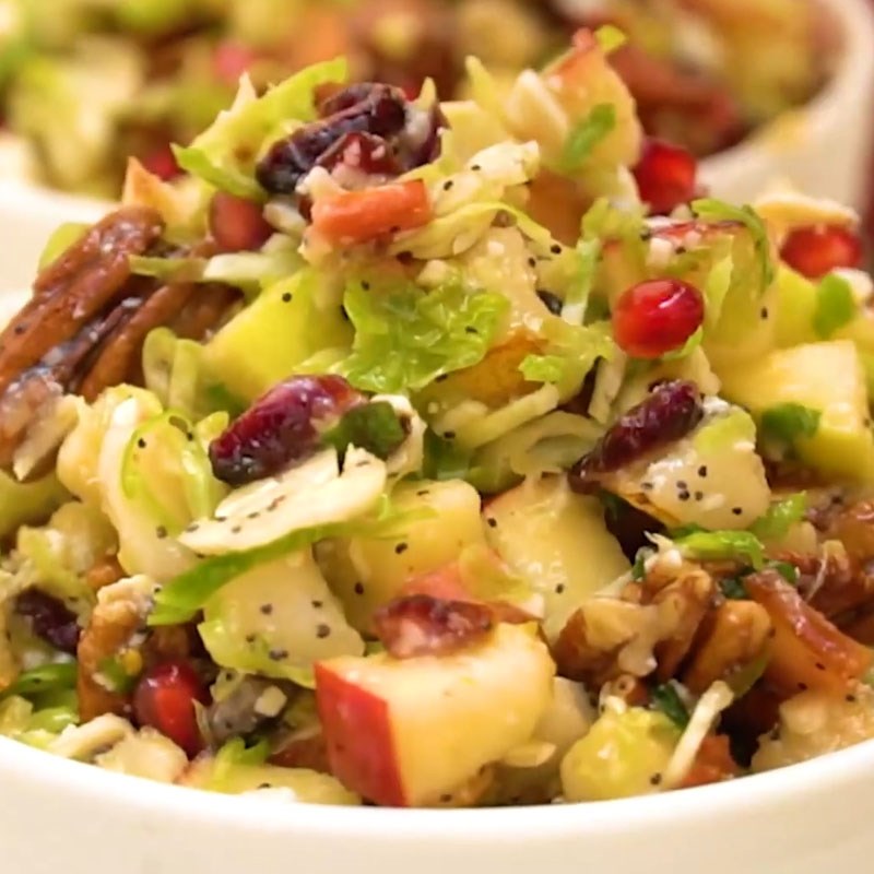Bước 4 Thành phẩm Salad bắp cải tí hon trái cây