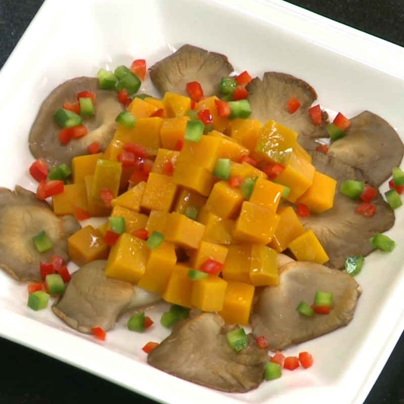 Bước 5 Thành phẩm Salad bí đỏ nấm bào ngư