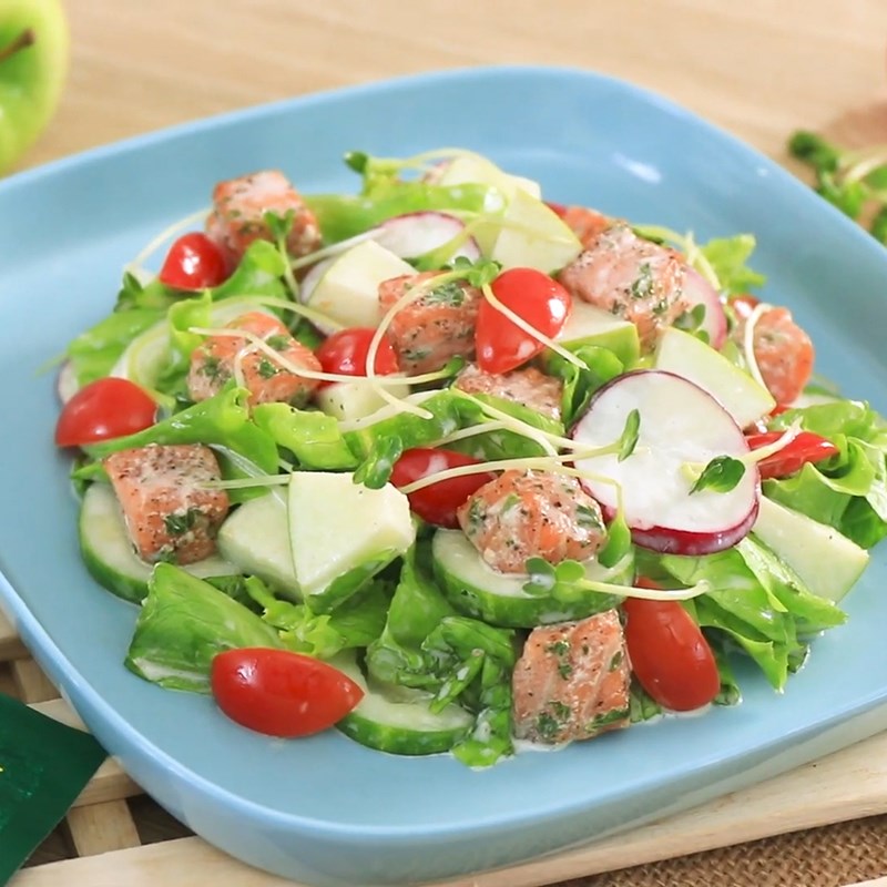 Bước 6 Thành phẩm Salad cá hồi sốt sữa chua