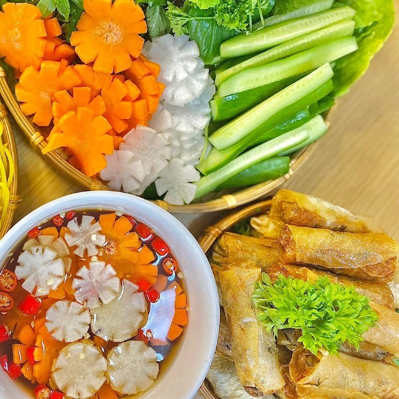 Bước 5 Thành phẩm Cách làm bún chả giò với chả giò tự làm