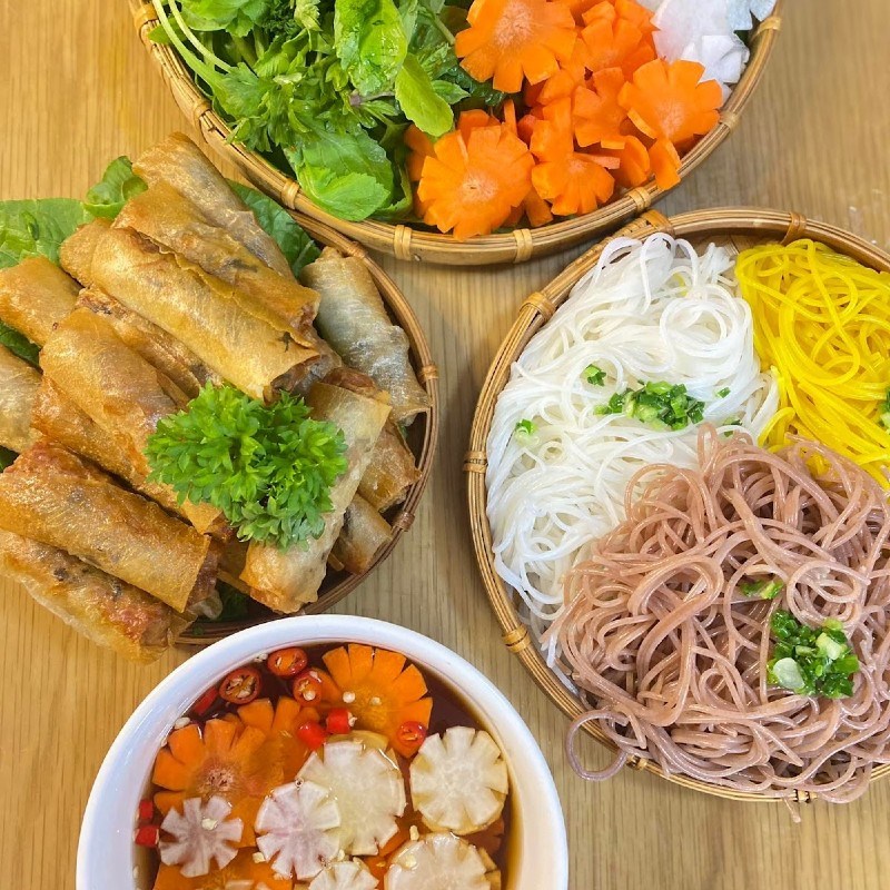 Bước 5 Thành phẩm Cách làm bún chả giò với chả giò tự làm