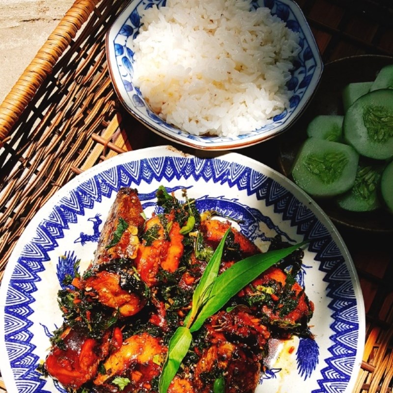 Bước 5 Thành phẩm Cá trê kho rau răm