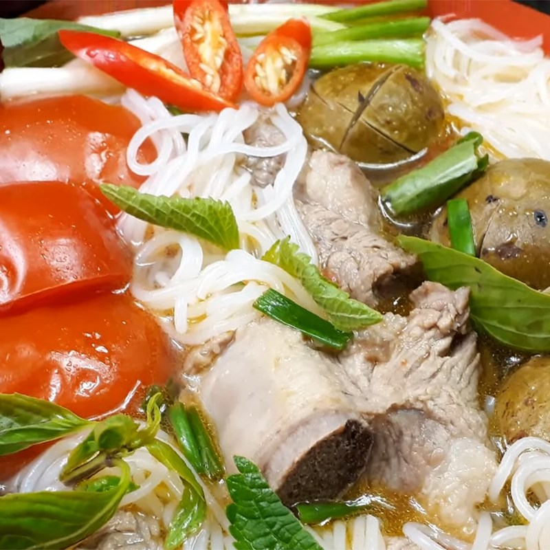 Bước 5 Thành phẩm Bún sườn nấu sấu