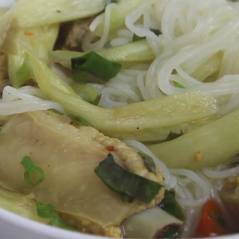 Bước 5 Thành phẩm Bún sườn nấu sấu dọc mùng