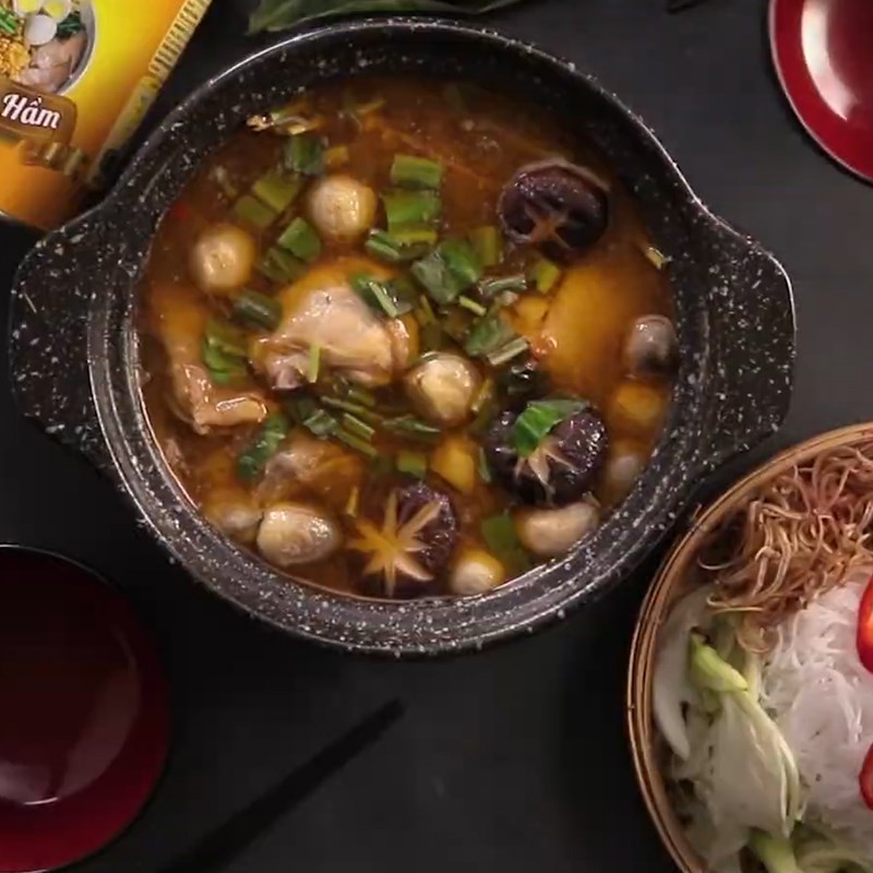 Bước 4 Thành phẩm Lẩu gà nấm chua cay