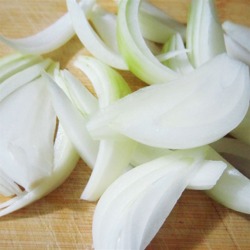 Bước 2 Sơ chế các nguyên liệu khác Thịt bò xào lá lốt