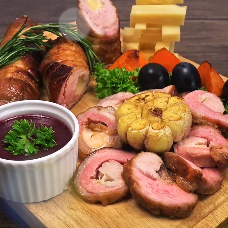 Bước 8 Thành phẩm Thịt heo cuộn phô mai sốt nho