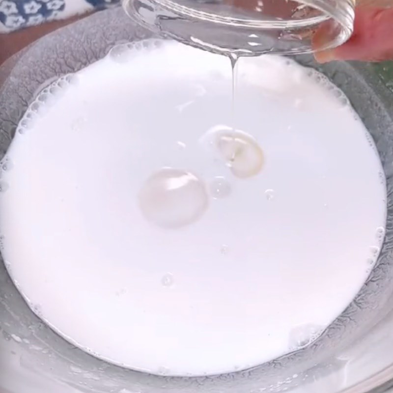 Bước 2 Trộn bột Bánh nậm chay nhân nấm đùi gà