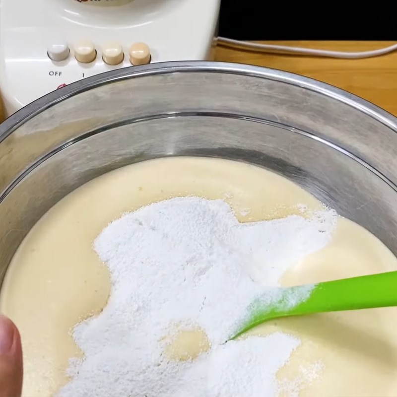 Bước 3 Trộn bột bánh Bánh bông lan bằng máy xay sinh tố và xửng hấp