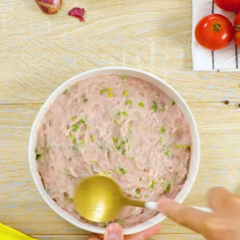Bước 1 Trộn cá thác lác và vo viên Canh cá thác lác cà chua măng chua