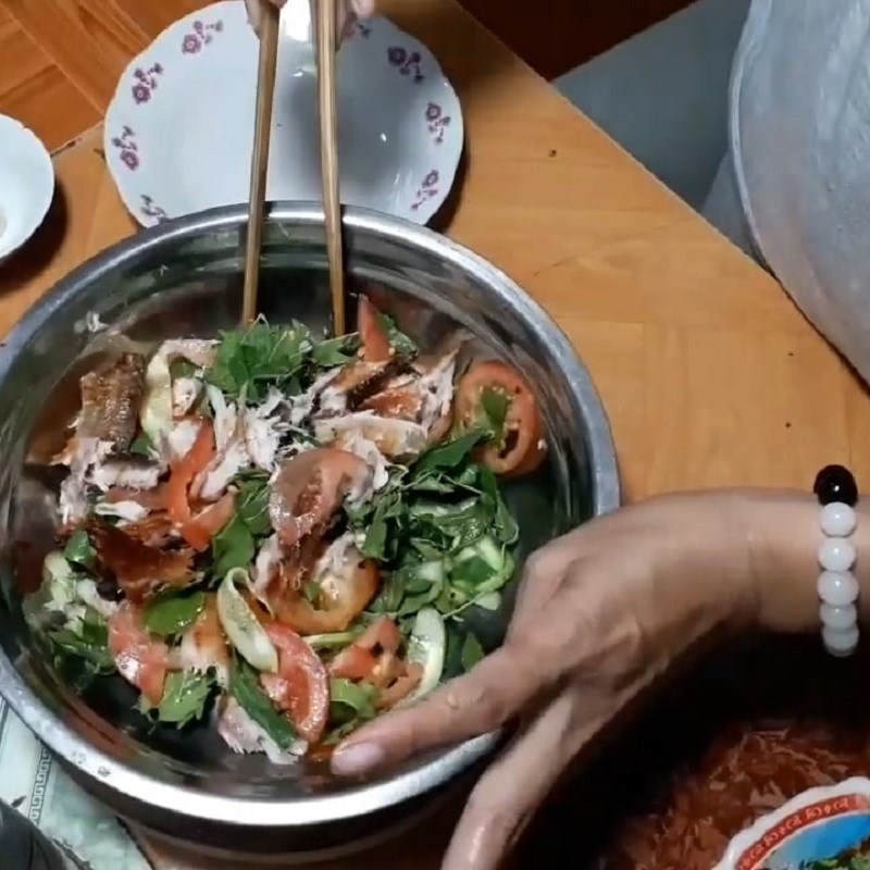 Bước 4 Trộn gỏi Gỏi sầu đâu khô cá lóc