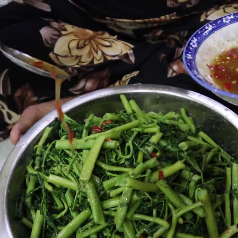 Bước 4 Trộn gỏi Gỏi gà rau nhút