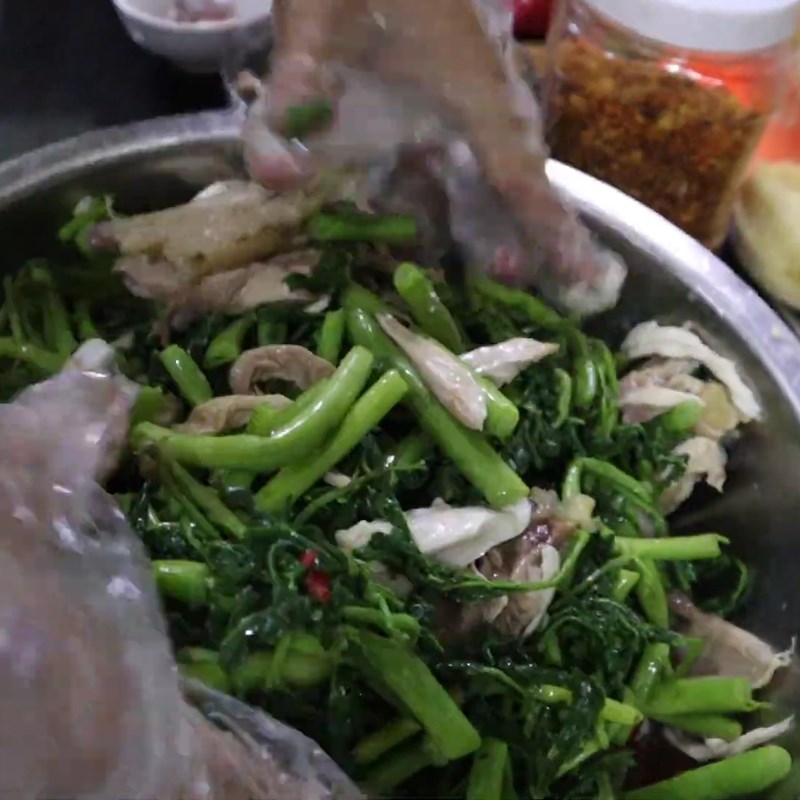 Bước 4 Trộn gỏi Gỏi gà rau nhút