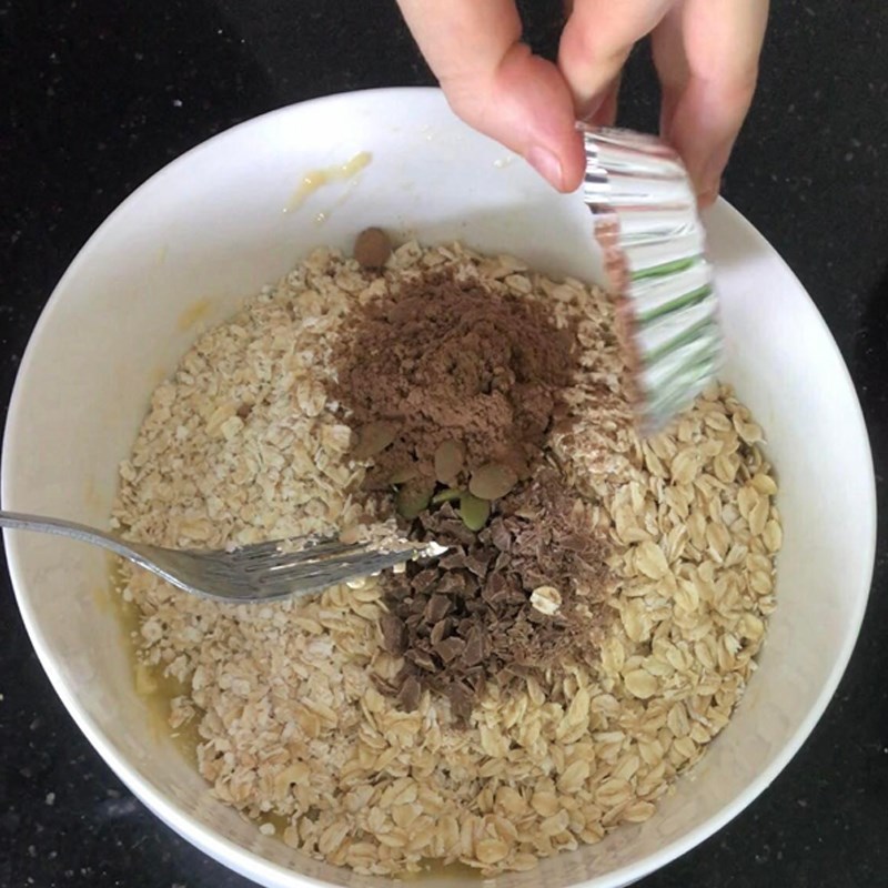 Bước 2 Trộn hỗn hợp bột bánh Bánh quy cookie yến mạch chuối