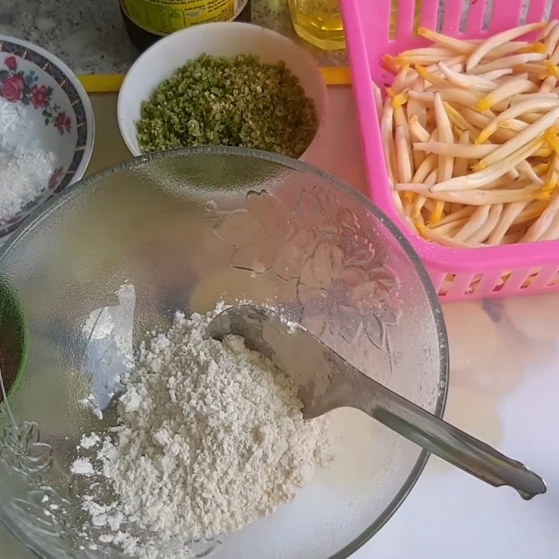 Bước 2 Trộn bột Cá cơm xào sả ớt chay