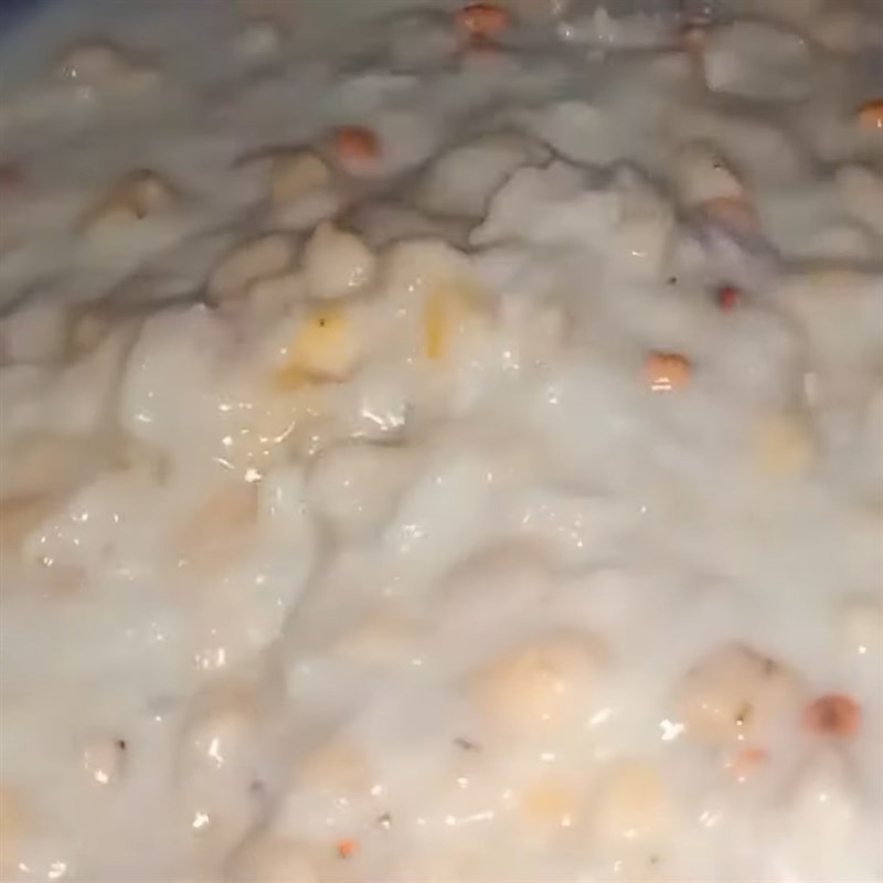 Bước 4 Trộn hỗn hợp chuối cốt dừa đậu phộng Kem chuối bịch cốt dừa với sữa đặc