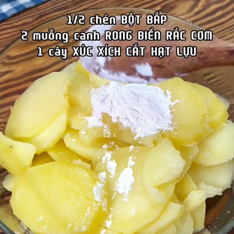 Bước 2 Trộn khoai tây Bánh khoai tây chiên (Công thức được chia sẻ từ TikTok Cách Nấu Ngon cùng Cách Nấu Ngon)
